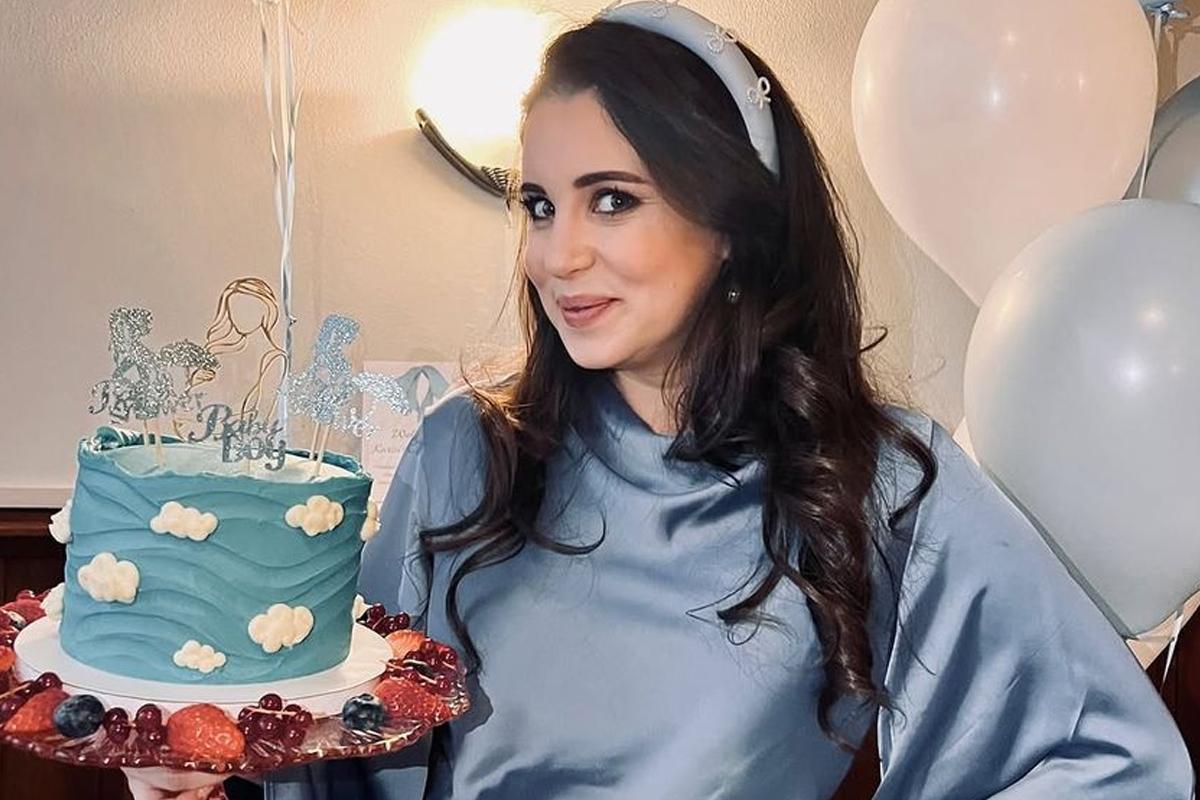 Anne olmak için gün sayan Karsu Dönmez'den baby shower partisi