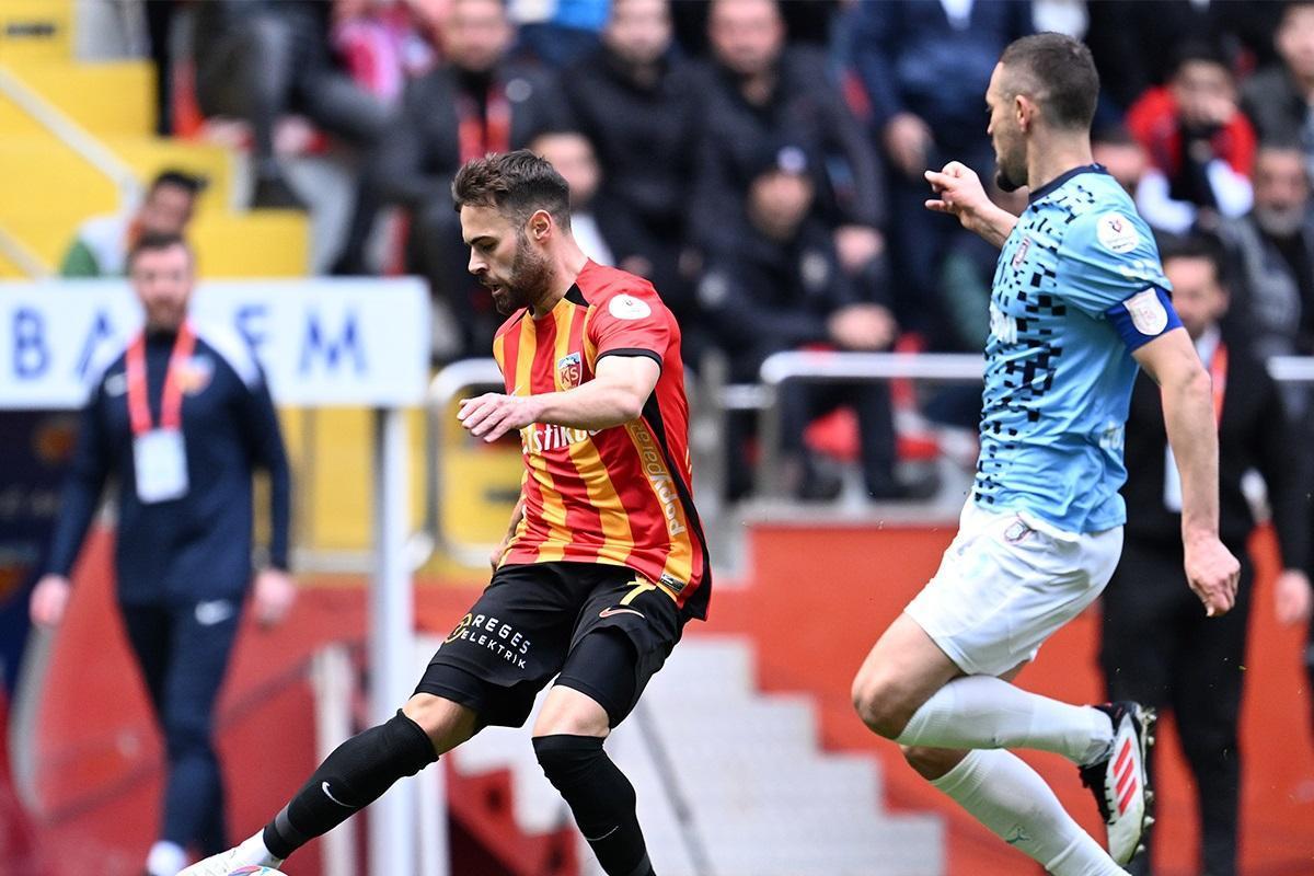 Kayserispor, Başakşehir’den 3 puanı 3 golle aldı