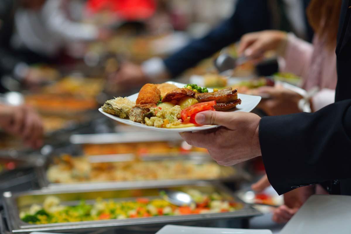 Ünlü şef 'Asla yemeyin' dedi restoran ve otellerdeki gıda hilelerini tek tek açıkladı... Makarnadan dönere akıl almaz sahtekarlık!