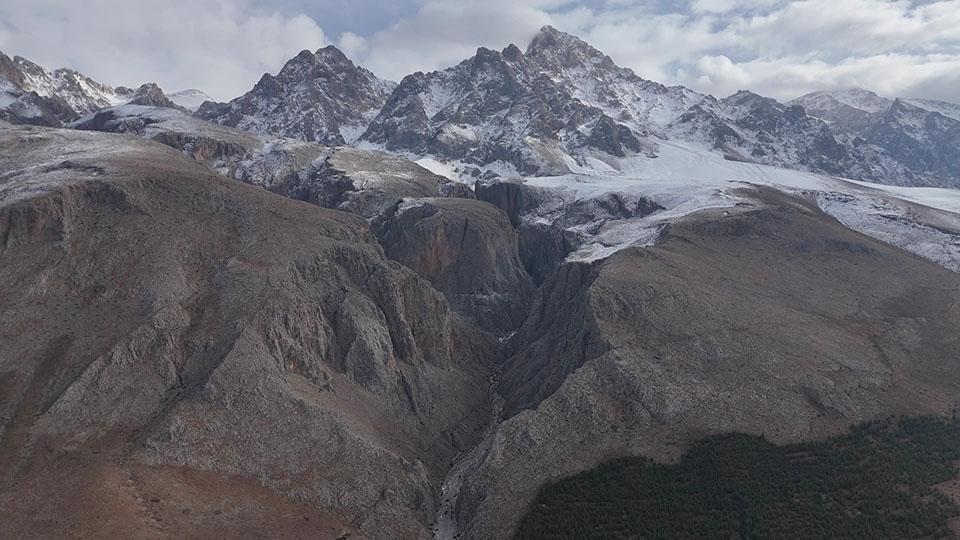 Yeşil Doğa, Niğde Aladağlar'ın etkileyici manzarasını ve doğal yapılarını keşfe çıktı
