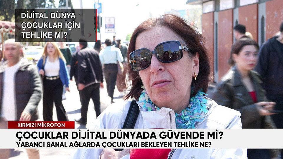 Kırmızı Mikrofon