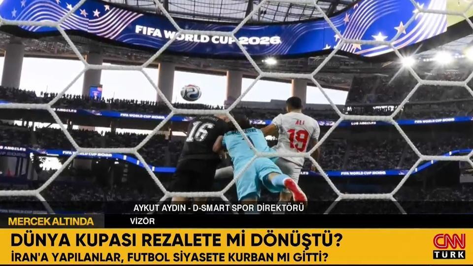 Dünya futbolu siyasete kurban mı gitti?