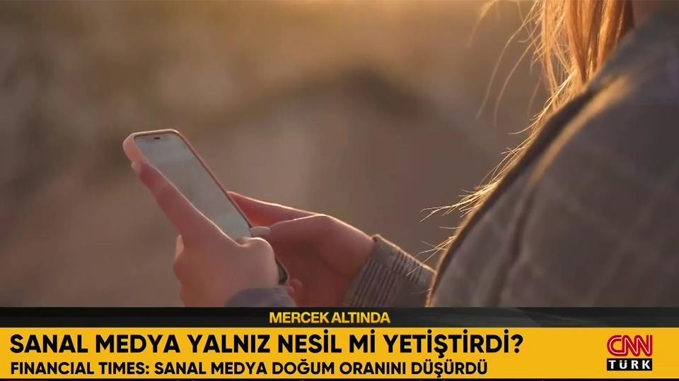 Sanal medya nüfusu tehdit mi ediyor?