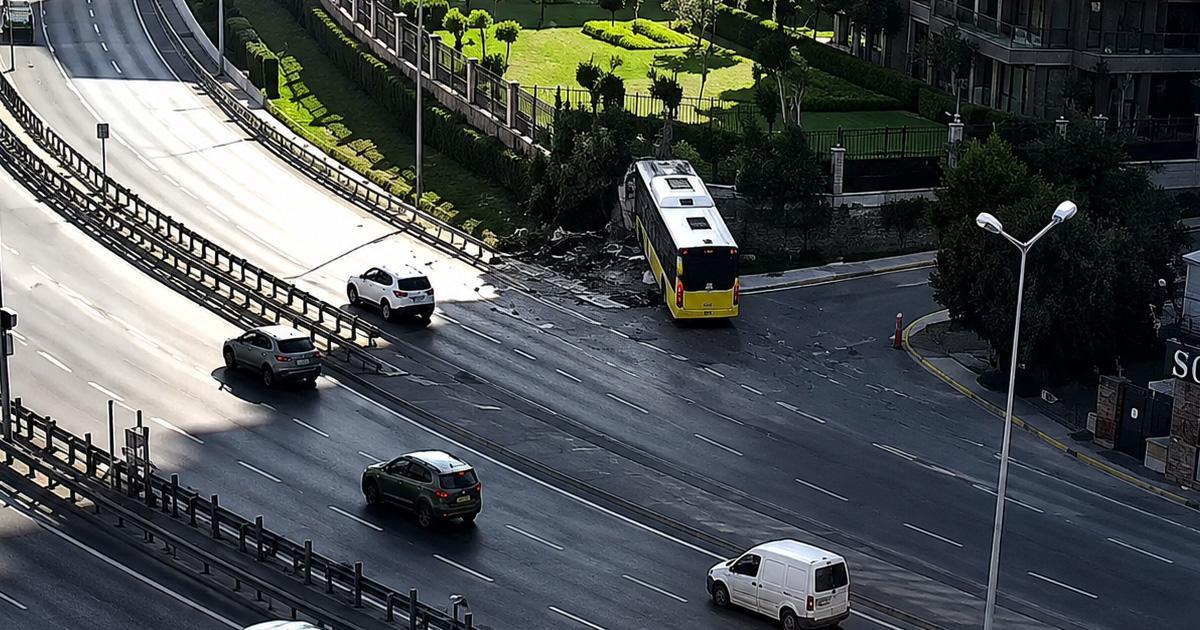 Facia anı kamerada! İETT otobüsü duvara çarptı: 1 ölü, 17 yaralı