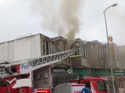 Sultanbeyli'de işyerinin deposunda yangın