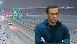 Kamera kayıtlarına ulaşıldı: Navalni'nin cenazesi gece konvoyla böyle taşındı