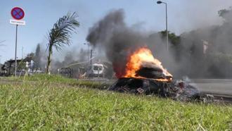 Arabalar yakıldı, AVMler yağmalandı.... Fransa protestosu