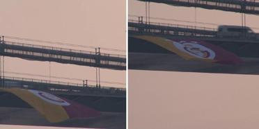Galatasaray bayrakları İstanbul Boğazı'nda dalgalandı