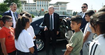 Cumhurbaşkanı Erdoğan, çocuklarla bir araya geldi