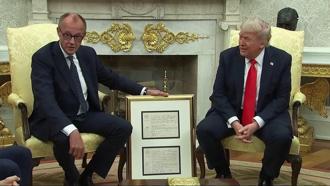Trumpa dedesinin doğum belgesini verdi: Merz Oval Ofise hazırlıklı mı geldi
