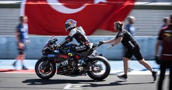 Millî motosikletçi Toprak Razgatlıoğlu, Fransada 3te 3 yaptı