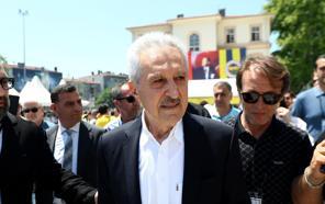 Adaylıktan çekilen Mehmet Ali Aydınlar: Fenerbahçenin yanında olmaya devam edeceğim