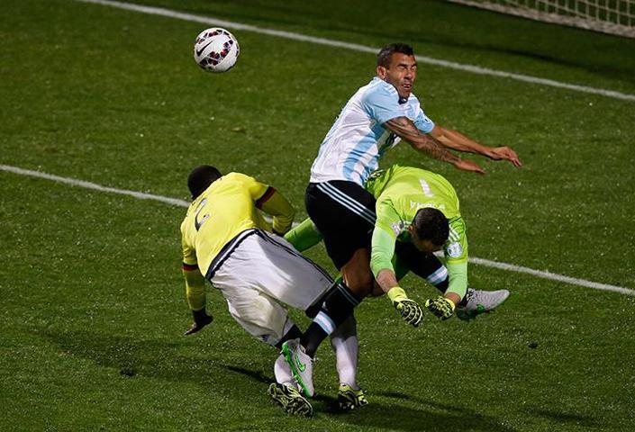 Fenerbahçenin radarındaki Ospina dün gece...