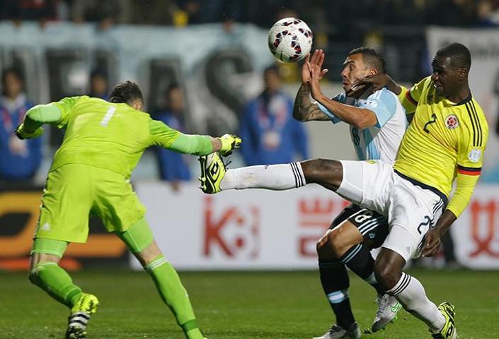 Fenerbahçenin radarındaki Ospina dün gece...