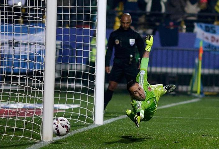 Fenerbahçenin radarındaki Ospina dün gece...