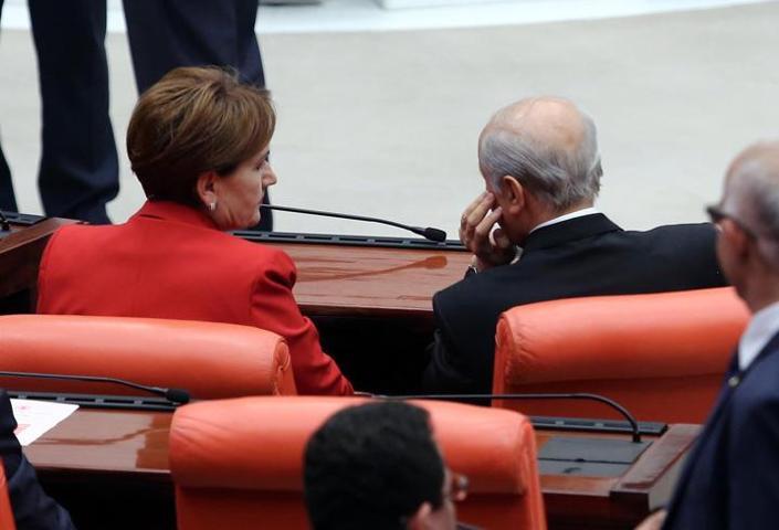 MHP sıralarında dikkat çekici kare