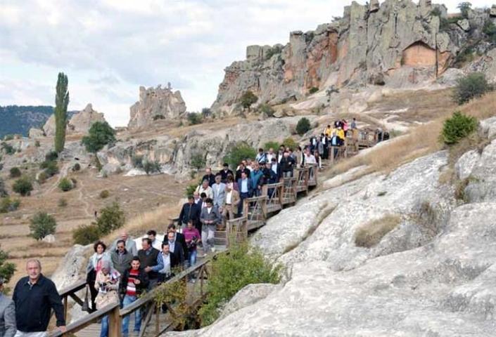 Afyonda 14 milyon yıllık araç izleri