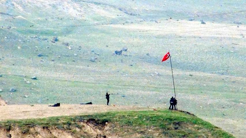 Cizrede bayrak indirme operasyonunda çatışma çıktı