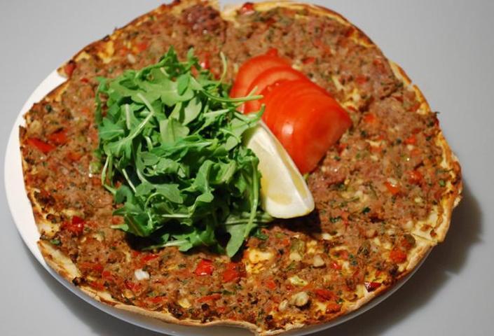 Süperstar Ajda Pekkanın evinde lahmacun krizi