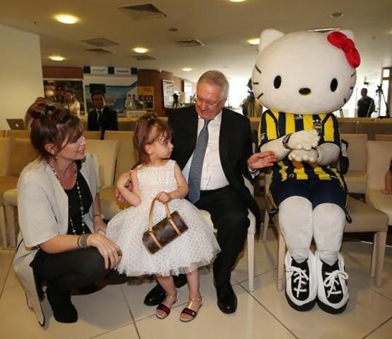 Fenerbahçe ile Hello Kitty arasında imzalar atıldı