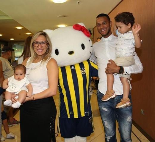Fenerbahçe ile Hello Kitty arasında imzalar atıldı