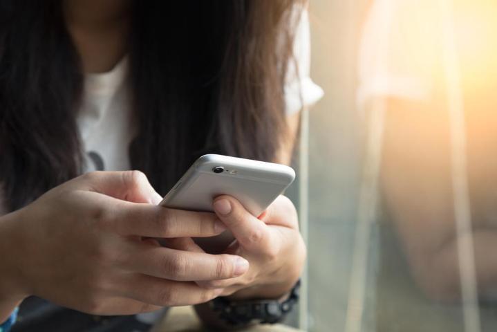 Tokyo havalimanında akıllı telefonlar için tuvalet kağıdı