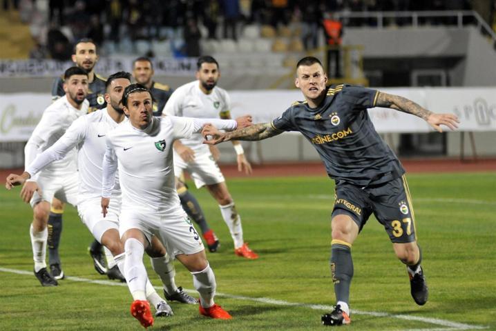 Karavaev golle başladı