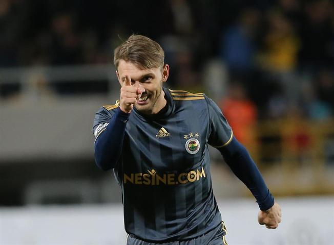 Karavaev golle başladı