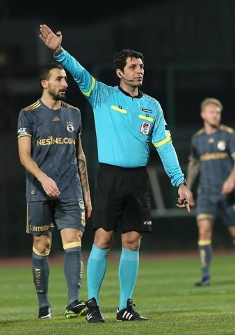Karavaev golle başladı