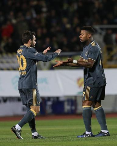 Karavaev golle başladı