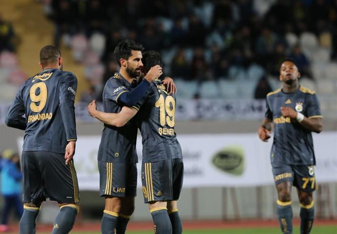 Karavaev golle başladı