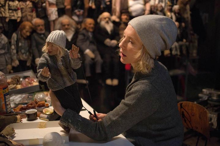 Bir filmde 13 farklı karakteri canlandırdı