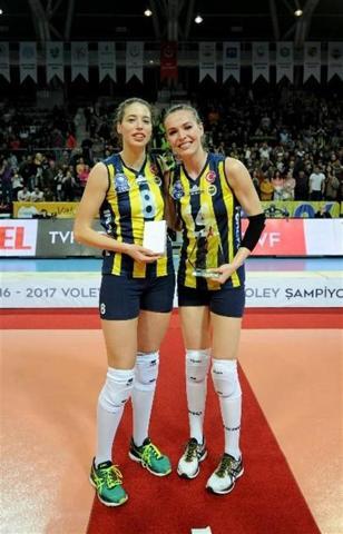 Kadınlar Kupa Voleyde Fenerbahçe şampiyon oldu