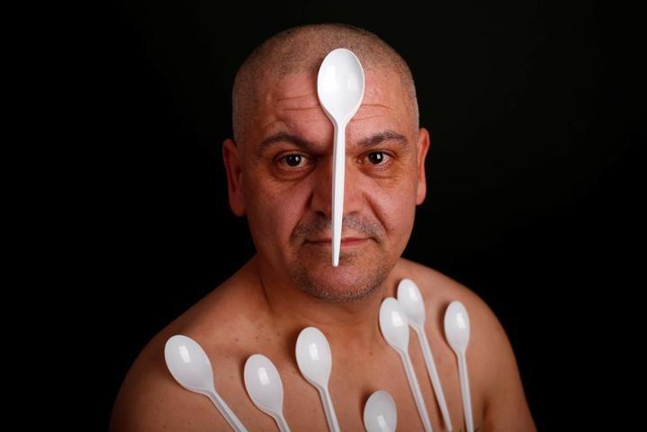 O bir mıknatıs adam