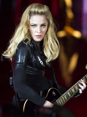 Madonna Afrikalı ikizleri evlat edindi