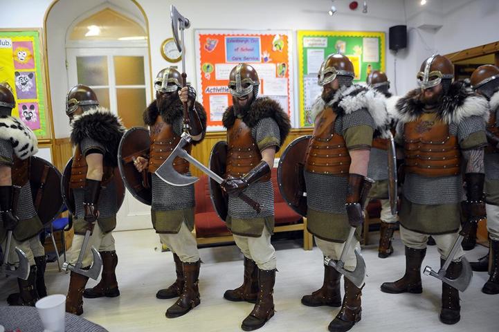 İskoçlar Viking atalarını festivalde böyle andılar