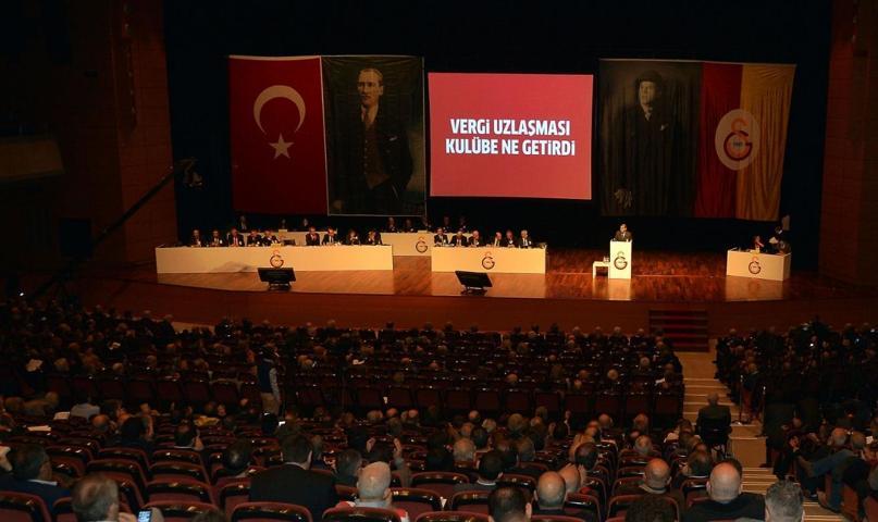 Galatasarayda aidatlarını ödemeyen isimlerden 8i dikkat çekiyor