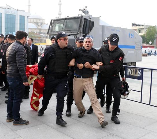 Berkin Elvan eylemine polis müdahalesi