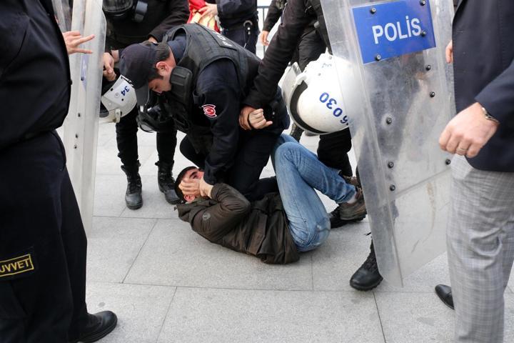 Berkin Elvan eylemine polis müdahalesi