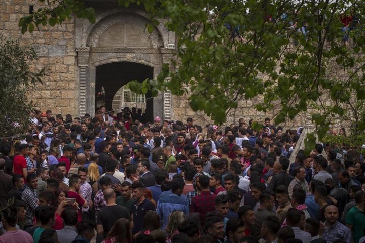 Kırmızı Çarşamba Bayramını böyle kutladılar