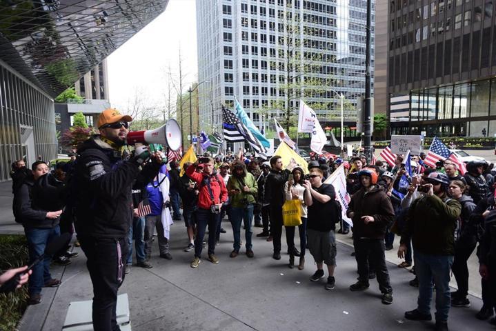 Trumpın destekçilerinden antikomünist protesto
