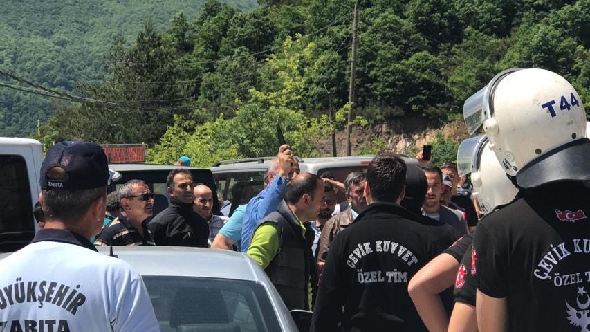 Son dakika... Yuvacık Barajı çevresindeki tesislerin yıkımında biber gazlı müdahale
