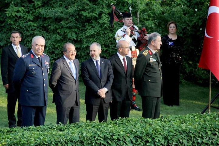Kraliçe Elizabeth’in 91. doğum günü Ankara’da kutlandı