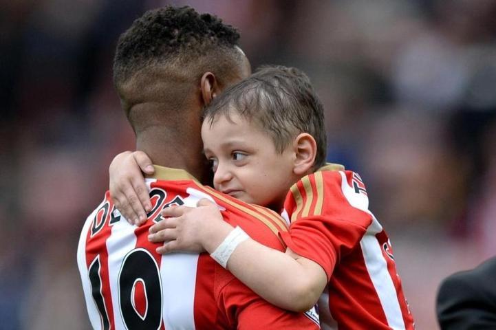 Küçük Bradley toprağa verildi... Defoe gözyaşlarına boğuldu