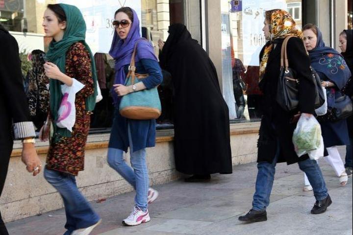 İranda başörtüsü tartışması büyüyor