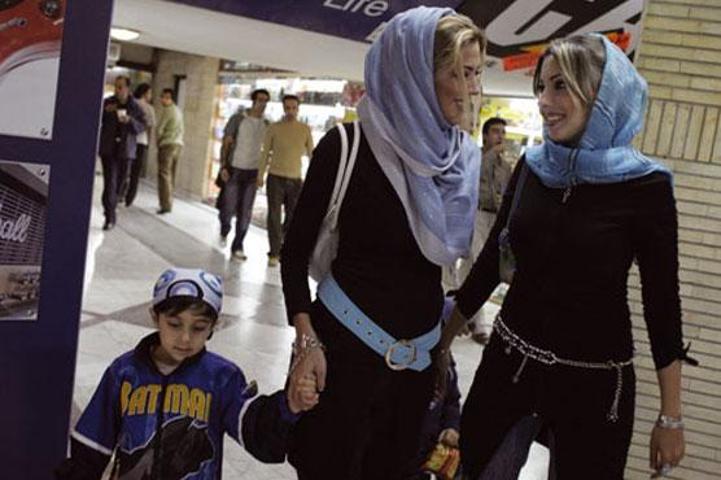 İranda başörtüsü tartışması büyüyor