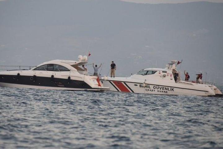 Kıvanç Tatlıtuğ ve Çağatay Ulusoy sahil güvenliği alarma geçirdi