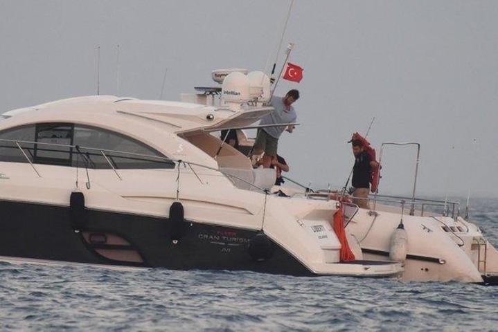 Kıvanç Tatlıtuğ ve Çağatay Ulusoy sahil güvenliği alarma geçirdi
