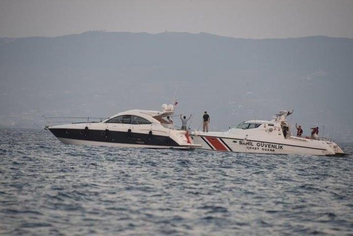 Kıvanç Tatlıtuğ ve Çağatay Ulusoy sahil güvenliği alarma geçirdi