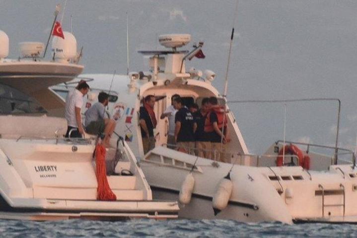 Kıvanç Tatlıtuğ ve Çağatay Ulusoy sahil güvenliği alarma geçirdi